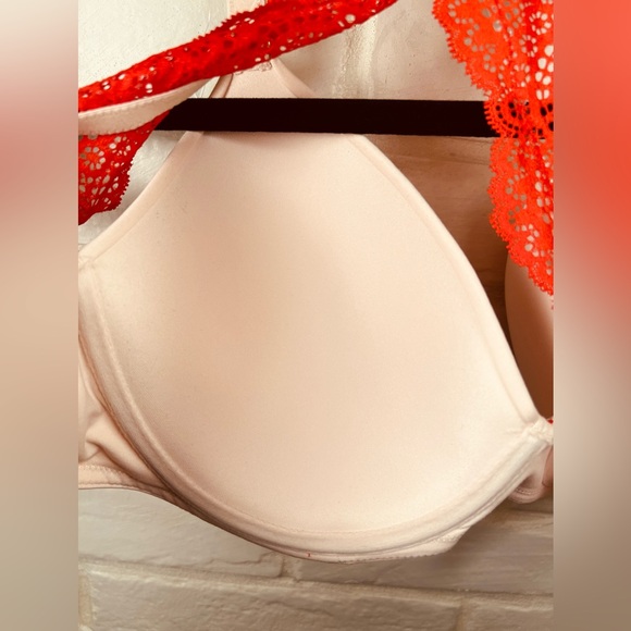 NWT Soma Embraceable Geo Lace
Racerback Underwire Bra 34 DD Porcelain #0632 - Picture 4 of 12